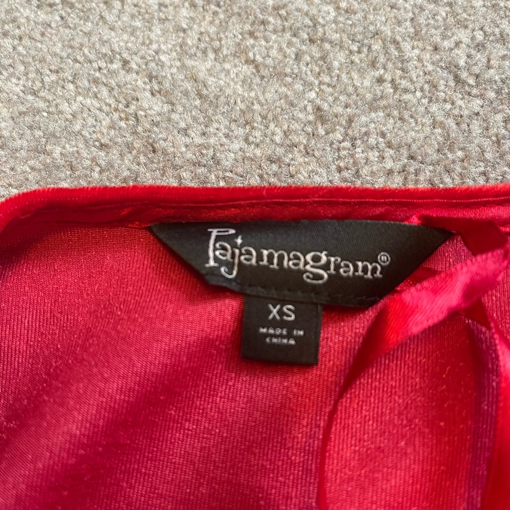 Red velvet long sleeve shirt - Picture 2 of 3